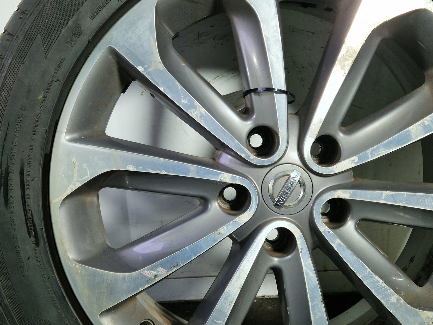 2012 Nissan Qashqai+2 MK1 FL (J10) - Alloy Wheel with Tyre