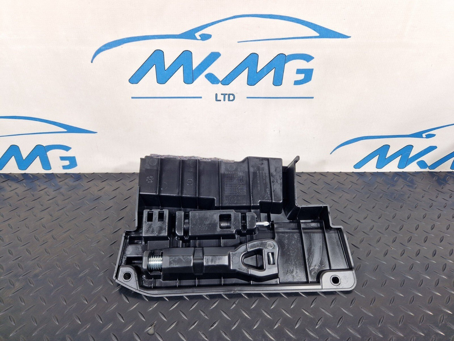 12-18 BMW 4 SERIES F36 LCI M-SPORT GENUINE BOOT TOOL STORAGE TRAY 7309514