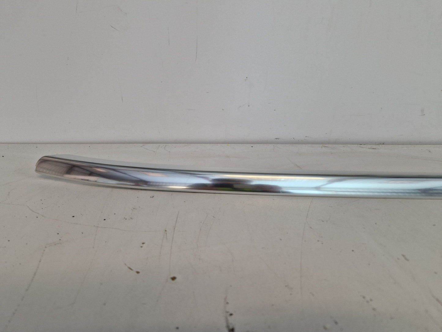 16-19 AUDI A4 B9 ESTATE GENUINE OEM RIGHT DRIVER SIDE ROOF RAIL 8W8860022