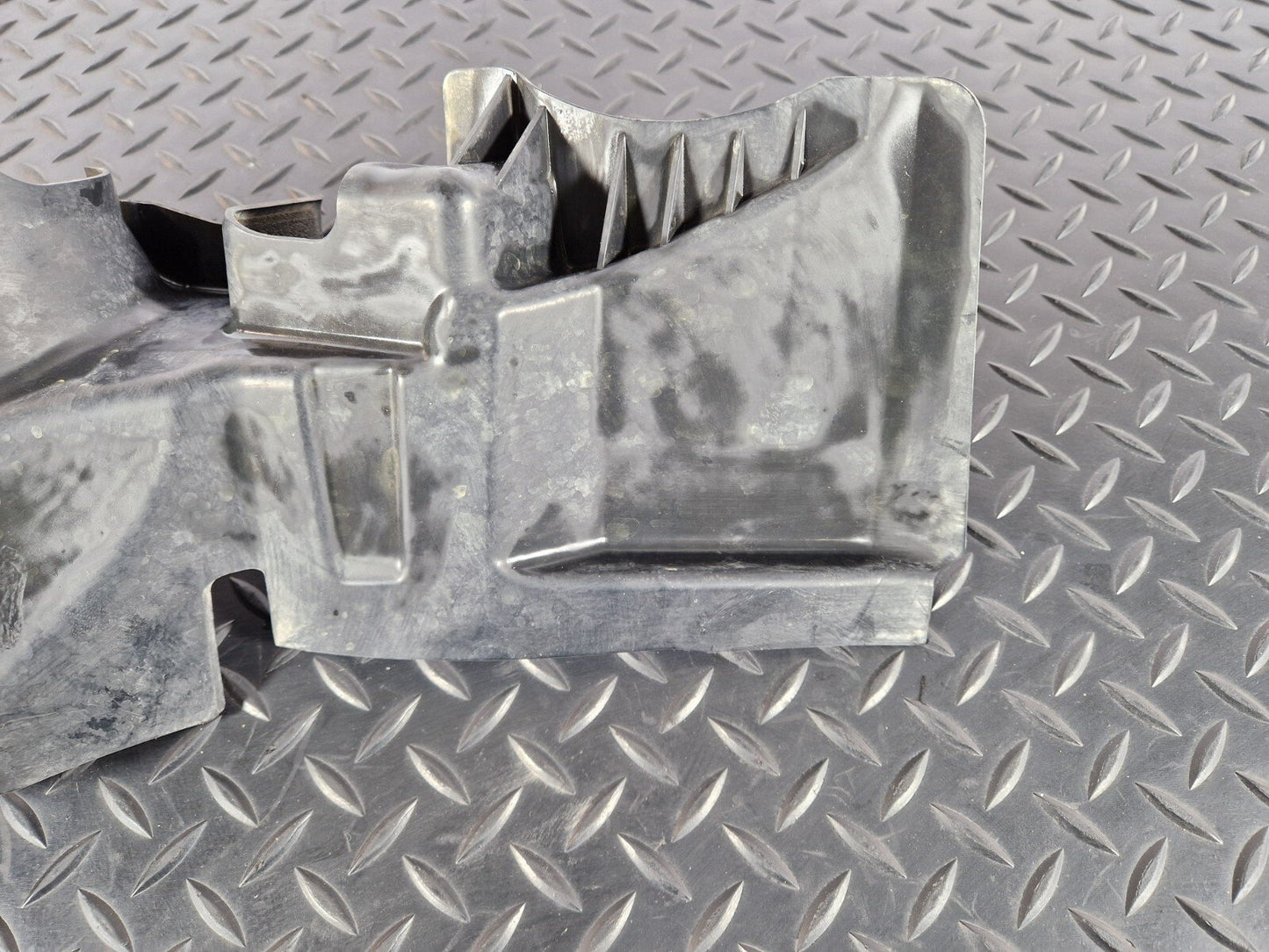 18-ON MERCEDES A CLASS W177 UNDERBODY ENGINE TRAY TRIM COVER A2475240000