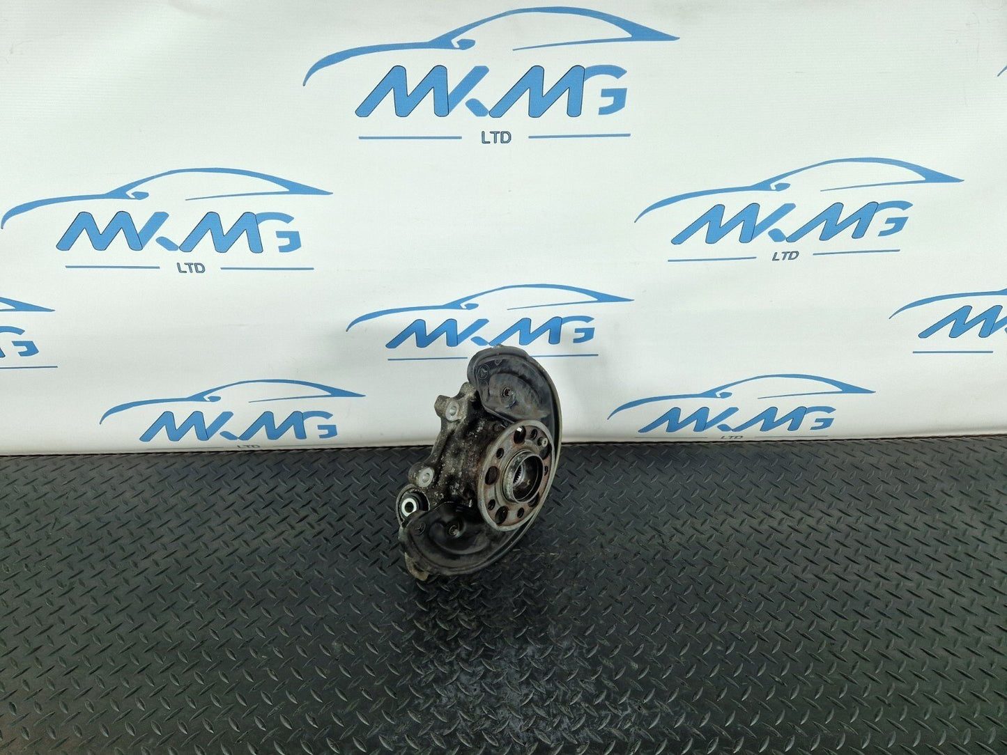 14-21 MERCEDES C CLASS W205 REAR RIGHT O/S COMPLETE WHEEL HUB & BEARING