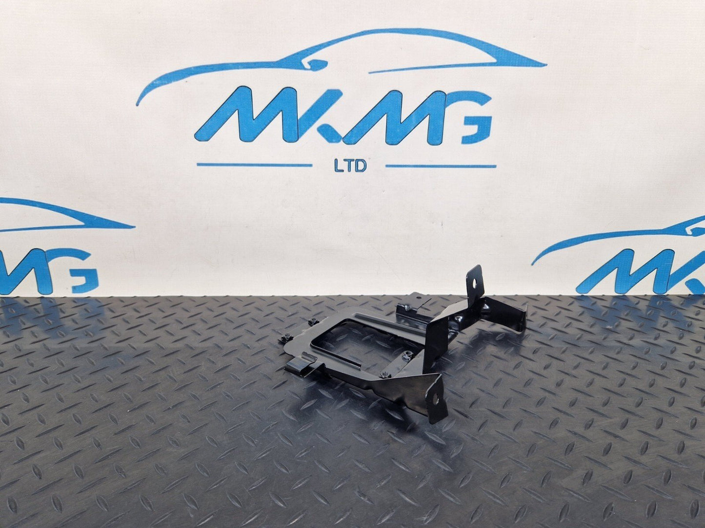 14-23 MERCEDES BENZ VITO W447 OEM FRONT WALL CARRIER BRACKET MOUNT A4475400340