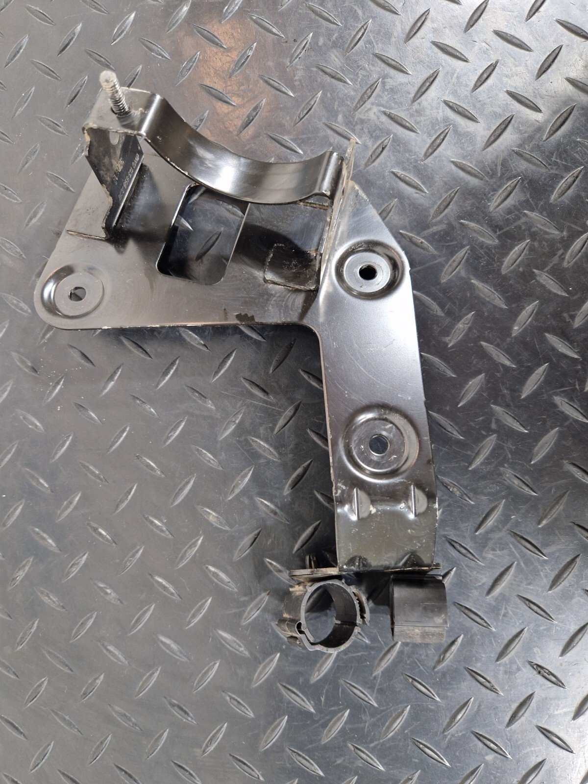 16-19 AUDI A4 B9 S-LINE OEM GENUINE COOLANT PUMP BRACKET 8W0145896C