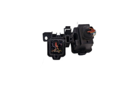 AUDI A4 B9 GENUINE GLOW PLUG CONTROL RELAY COVER CAP 8W0907599