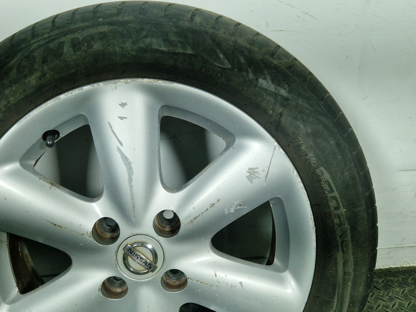 Nissan Note ACENTA MK1 15" Alloy Wheel with Tyre 6mm 175/60/15