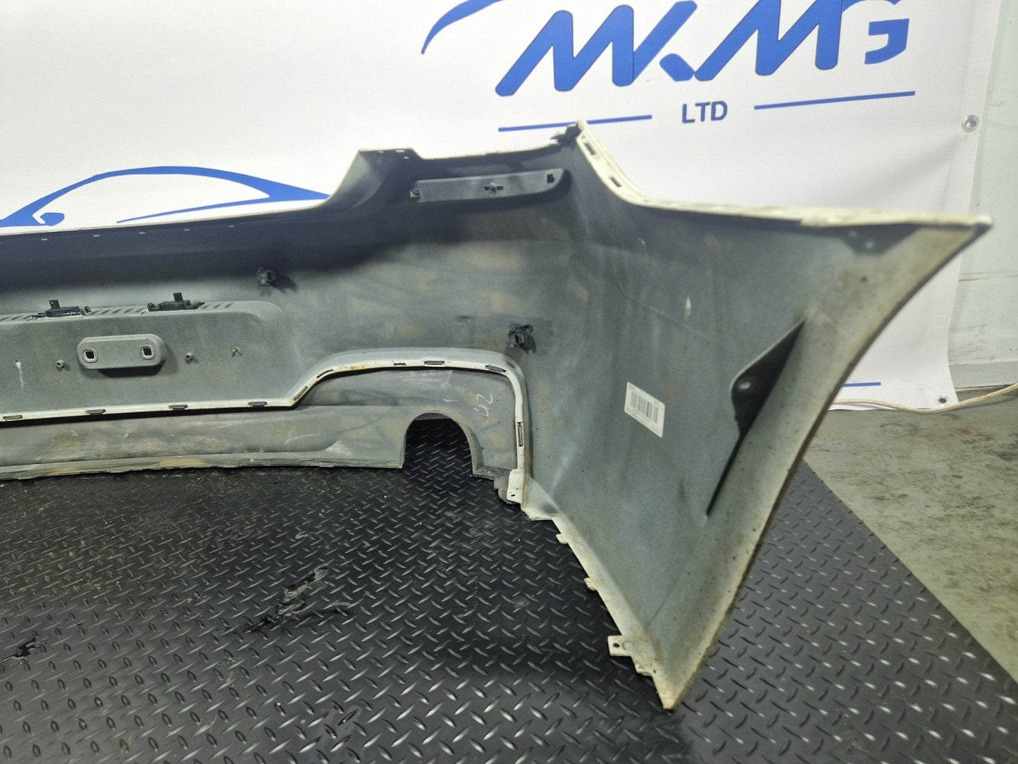 BMW 6 SERIES F06 F12 F13 PRE-LCI COMPLETE M SPORT REAR BUMPER ALPINE WHITE 300