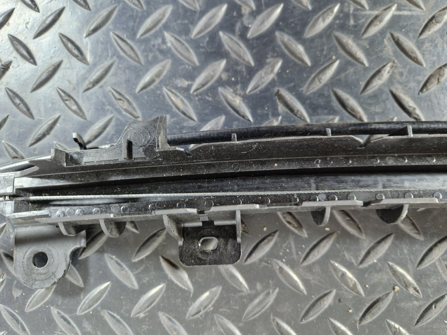 12-18 AUDI A6 C7 2.0 DIESEL CGLC/CGL GENUINE SUNROOF LINKAGE 933811103