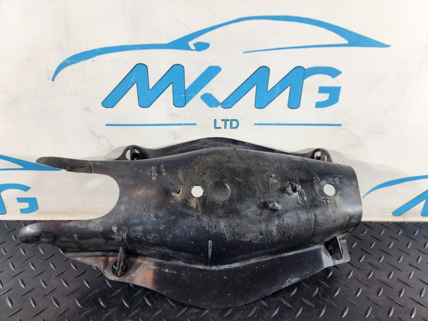 16-22 MERCEDES BENZ X253 REAR RIGHT CONTROL ARM COVER A2053523000