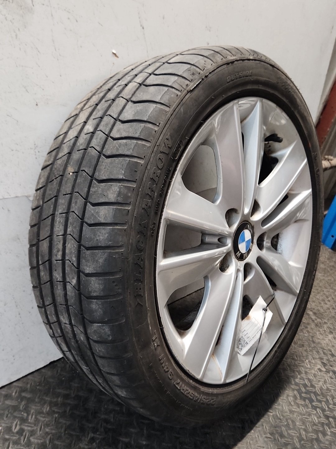 2009 BMW 116d E87 17" Alloy Wheel with Tyre 225/45/17 ~4mm 6775621