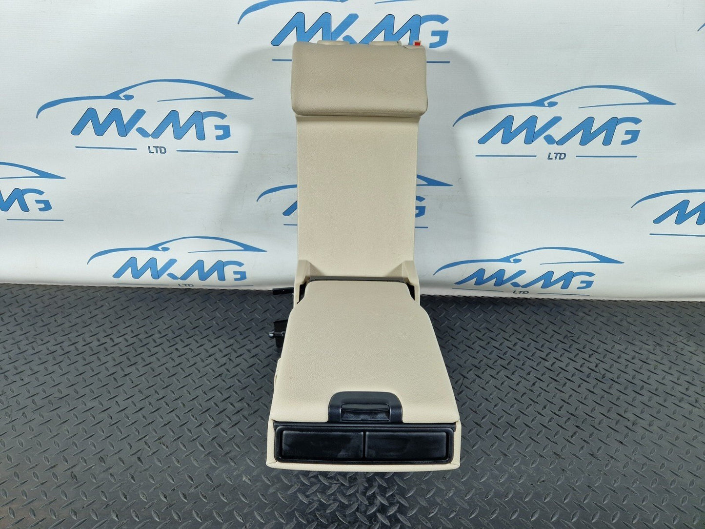 14-21 MERCEDES BENZ W205 OEM REAR CENTER MIDDLE SEAT LEATHER ARM REST