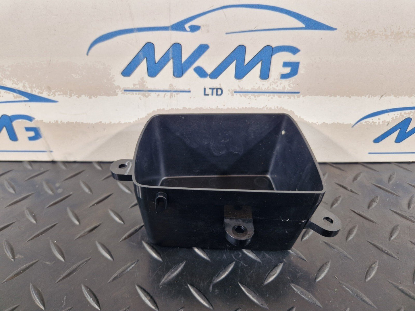 MERCEDES ML W166 CENTER CONSOLE STORAGE COMPARTMENT INSERT TRAY A1666801817