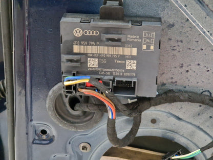 10-15 AUDI Q7 4L GENUINE REAR RIGHT DRIVER O/S/R COMPLETE DOOR IN BLUE (DAMAGED)