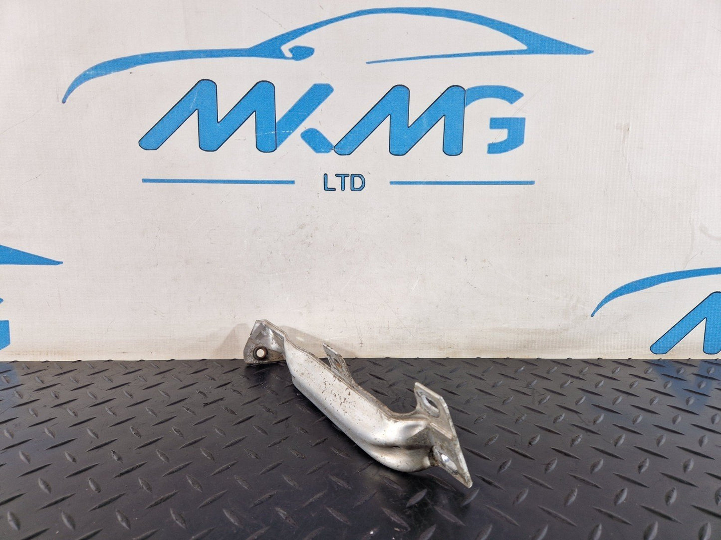 11-18 BMW 6 SERIES F13 BUMPER MOUNT BRACKET FRONT RIGHT DRIVER SIDE 7158894