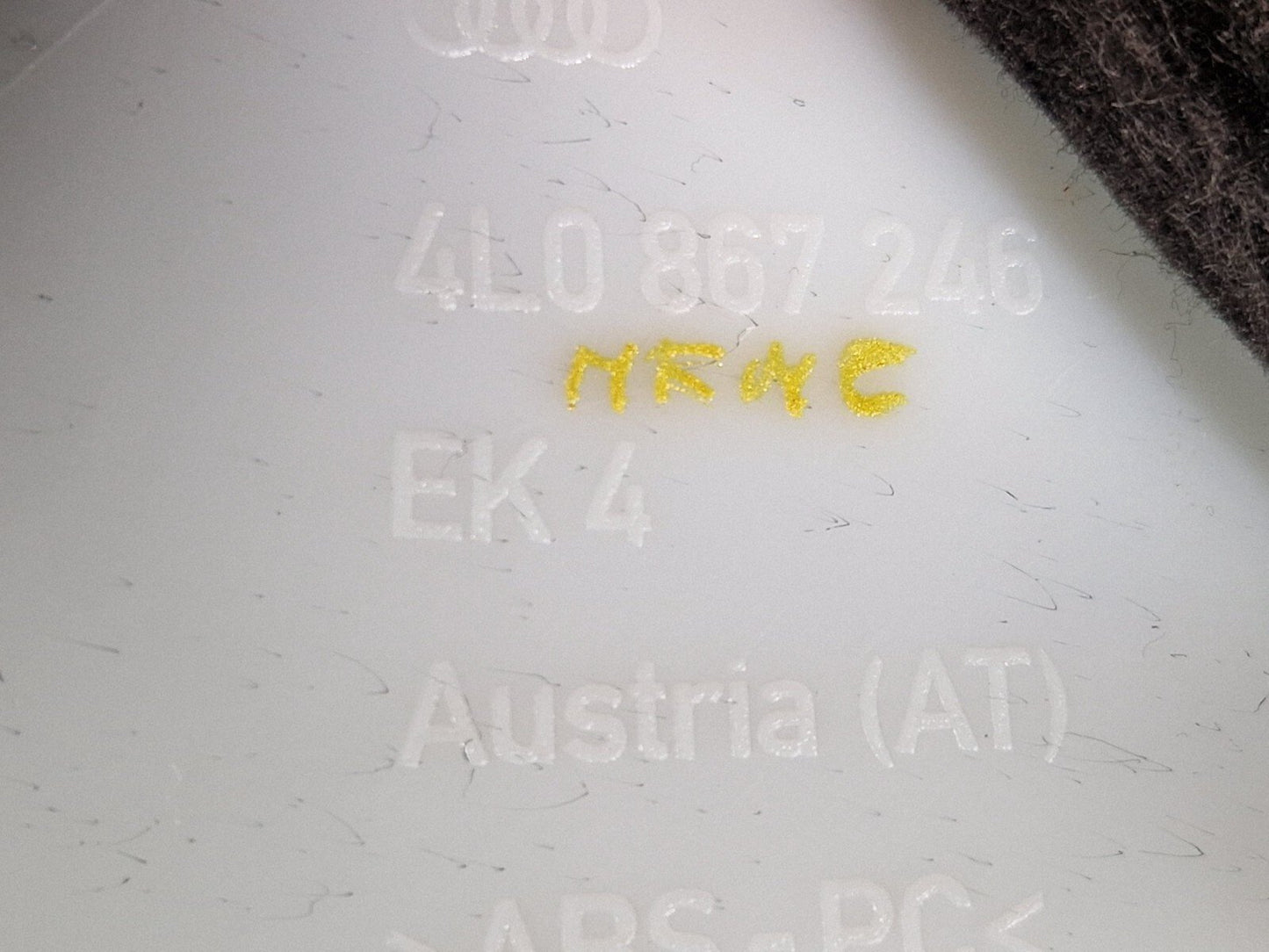 10-15 AUDI Q7 4L GENUINE OEM REAR RIGHT PILLAR TRIM 4L0867246