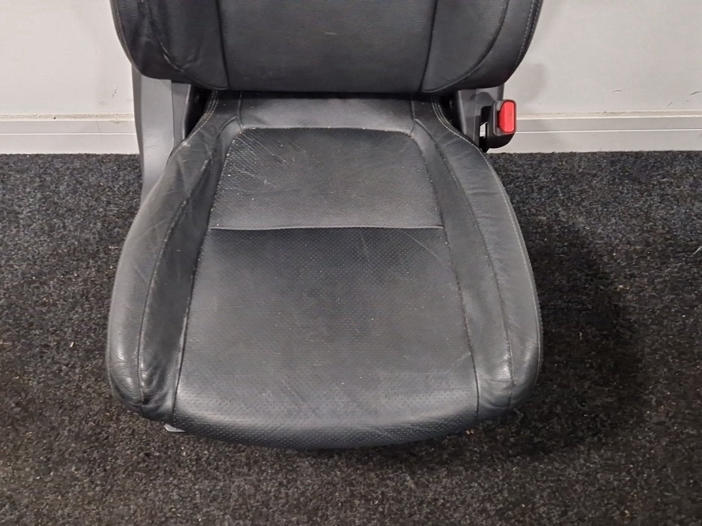Mitsubishi Outlander PHEV MK3 (RE1) (GG2W) SUV Front Right O/S Driver Seat