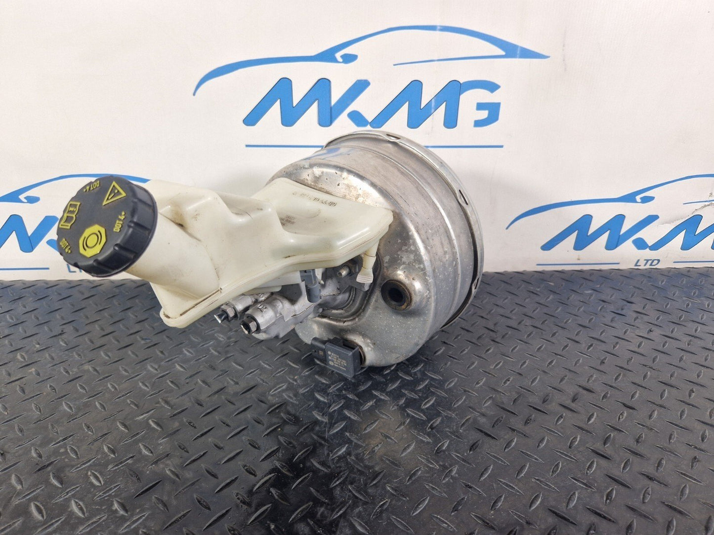 19-ON MERCEDES BENZ CLA C118 205E BRAKE SERVO & MASTER CYLINDER A1774302300