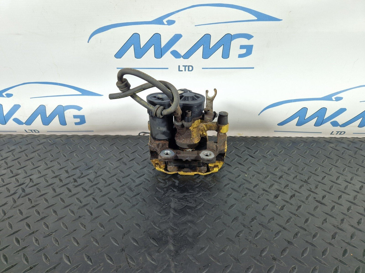16-22 BMW X1 F48 GENUINE OEM REAR LEFT PASSENGER SIDE N/S BRAKE CALIPER 6798957