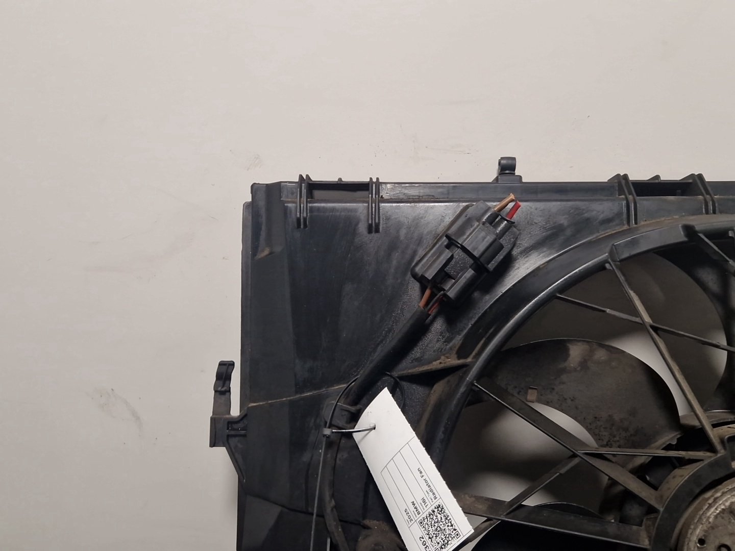BMW 116i E87 Hatchback Genuine Cooling Radiator Fan 6925693 7523258