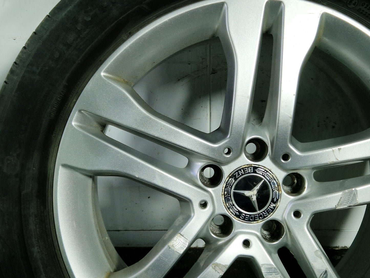 Mercedes-Benz GLA 18" Alloy Wheel with Tyre 235/50/18 ~5mm A1564011300