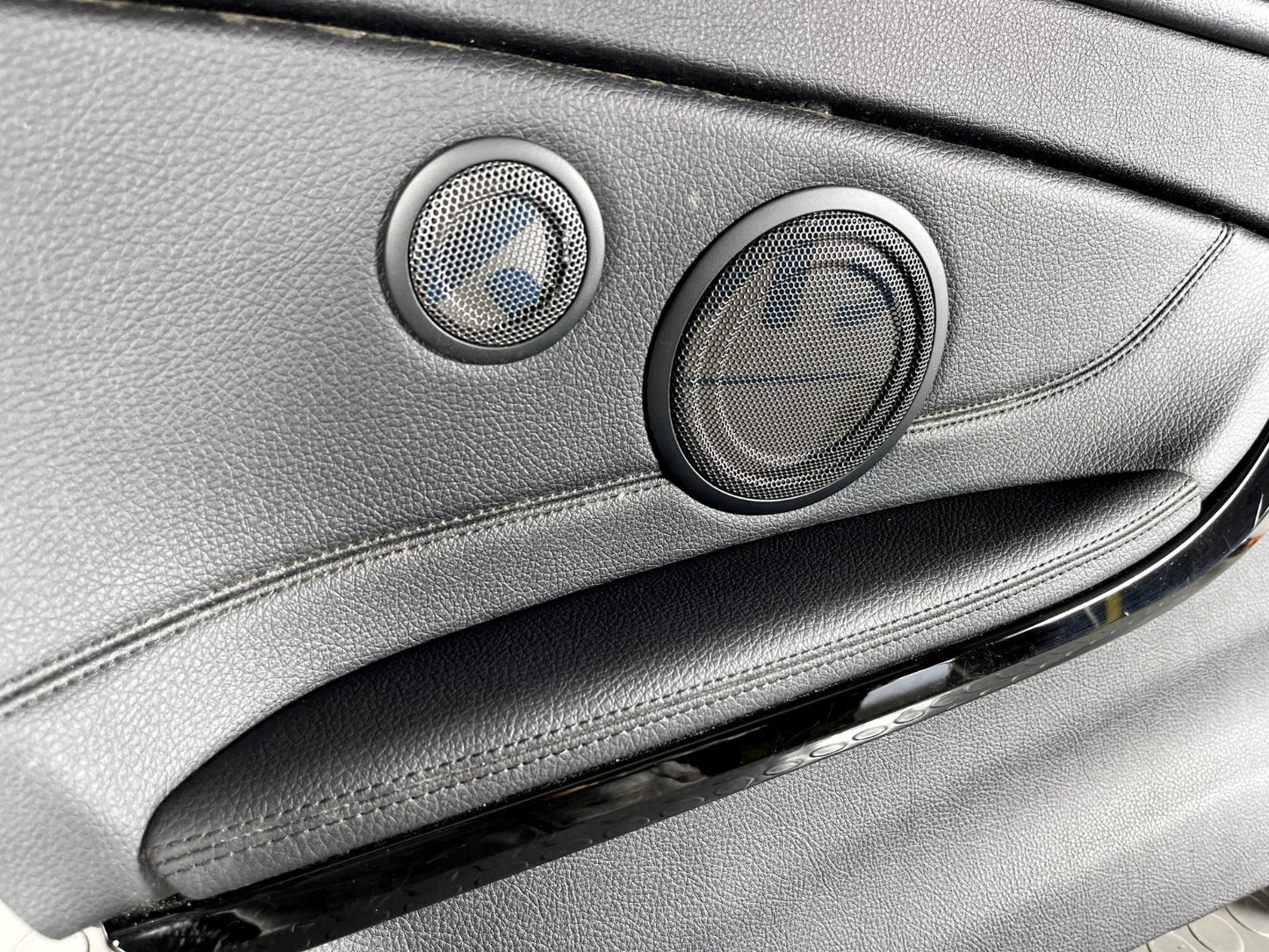 BMW 4 SERIES F32 REAR LEFT BLACK LEATHER QUARTER PANEL (H/K COVER) 7302761