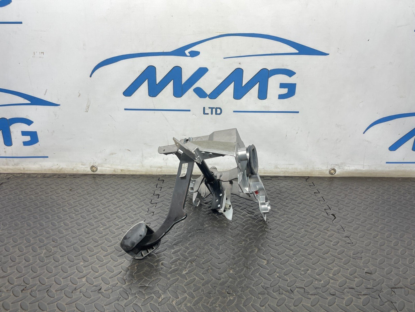 16-19 AUDI A4 B9 BRAKE PEDAL ASSEMBLY 8W2723140A