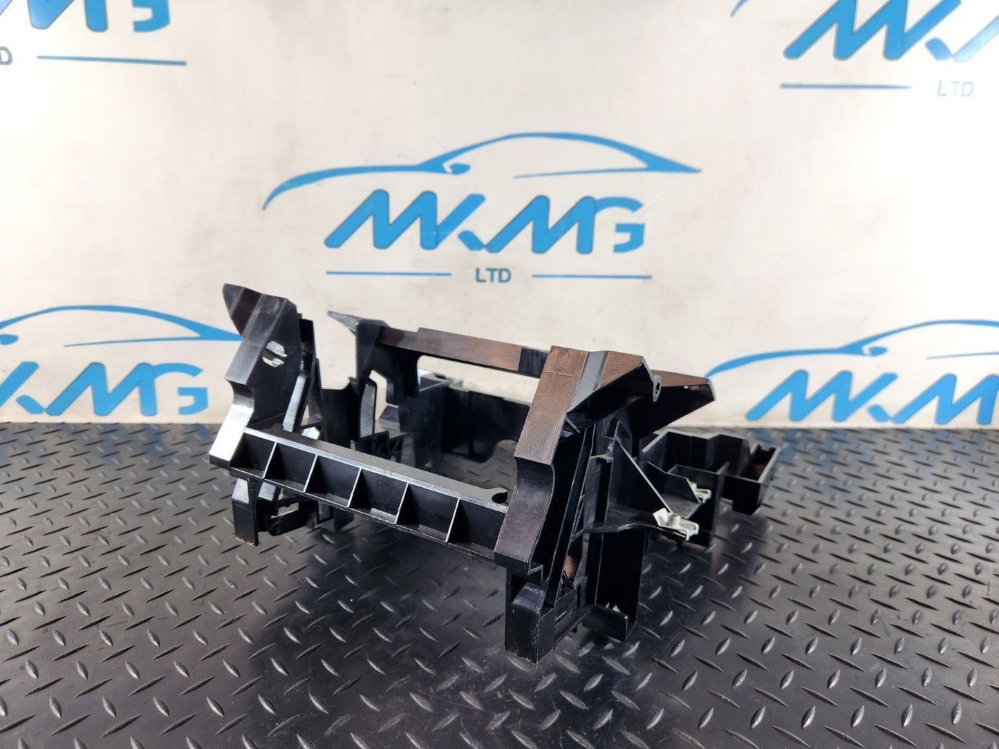 13-23 RANGE ROVER SPORT L494  CENTRE CONSOLE BRACKET MOUNT DK62-04268-A