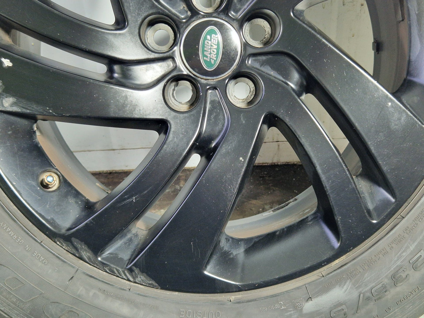 Land Rover Evoque L551 18" Alloy Wheel With Tyre 235/60/18 ~4mm K8D2-1007-CA