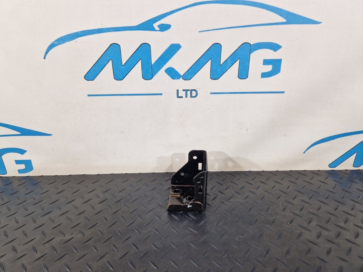 14-21 MERCEDES BENZ W205 FRONT RIGHT O/S SLAM PANEL BRACKET A2056260412