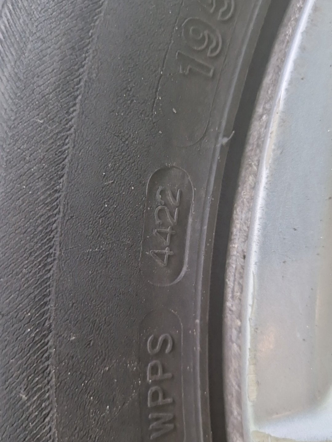 Toyota Prius MK2 (NHW20) 16" Alloy Wheel with Tyre 195/55/16 4mm