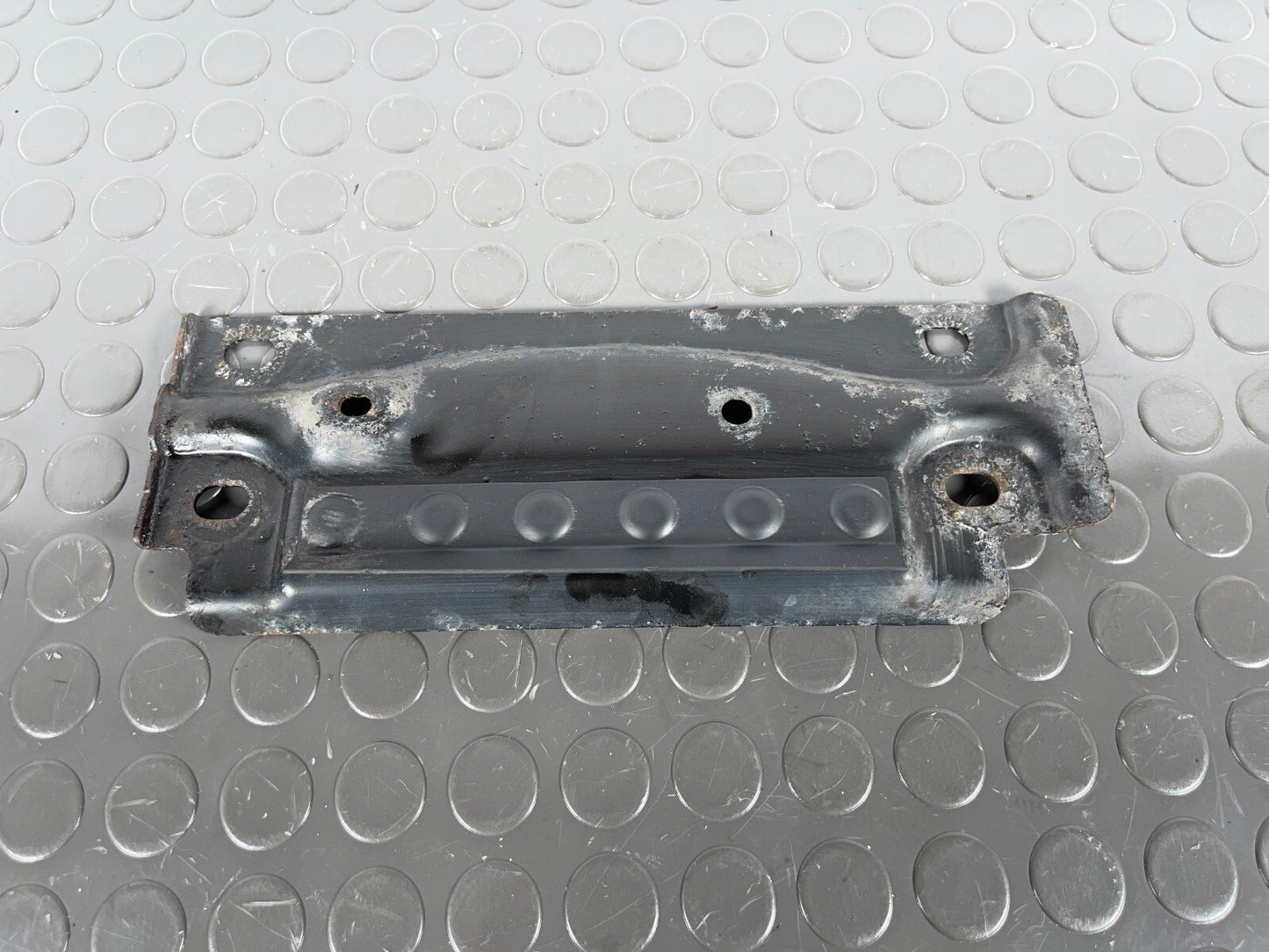 16-19 AUDI A4 B9 GENUINE MUFFLER MOUNT BRACKET PLATE 8W0803183A