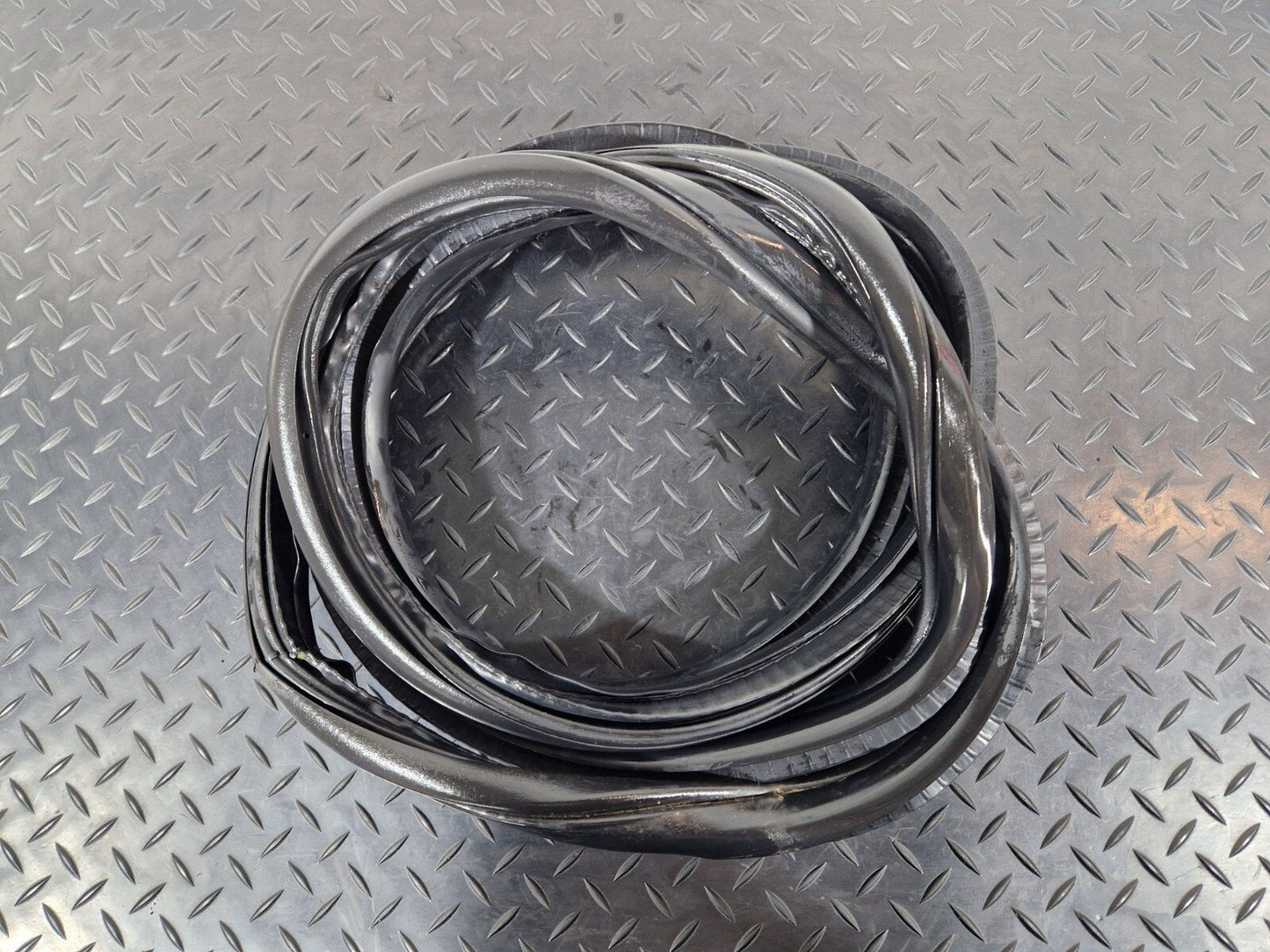 BMW 2 Series Gran Tourer F45 F46 Rear Door Rubber Seal Fits Left & Right 7316818