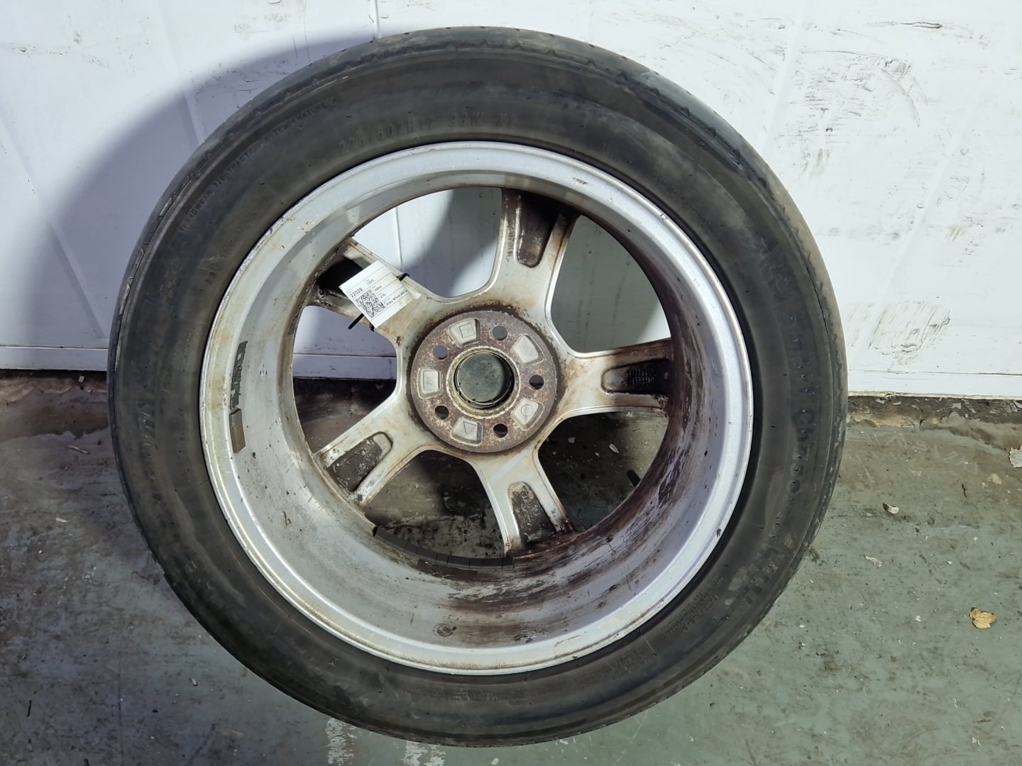 Volvo V70 MK3 17" Alloy Wheel with Tyre 225/50/17 4mm