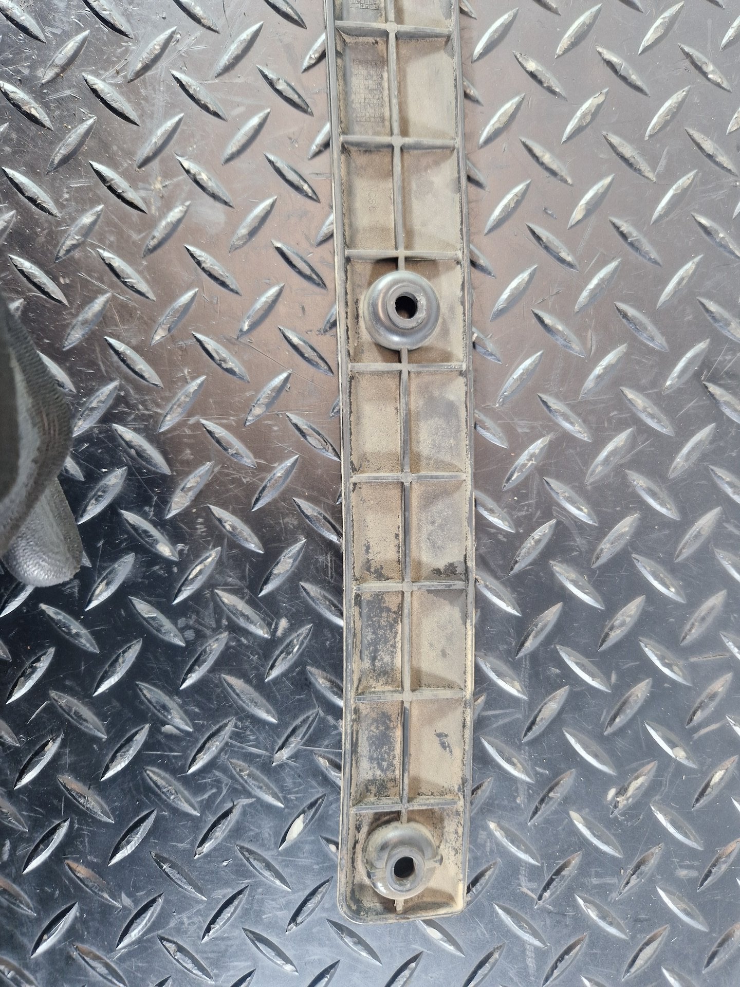 Audi A6 Allroad C7 Genuine Under Run Protective Bar 4G0807110A