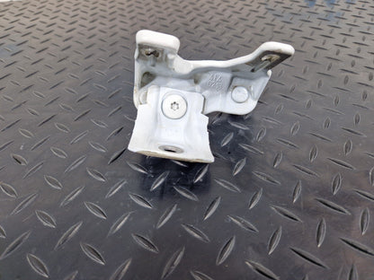 12-18 BMW 3 SERIES F30 F31 LCI REAR BOOT HINGE BRACKET MOUNT 7270077