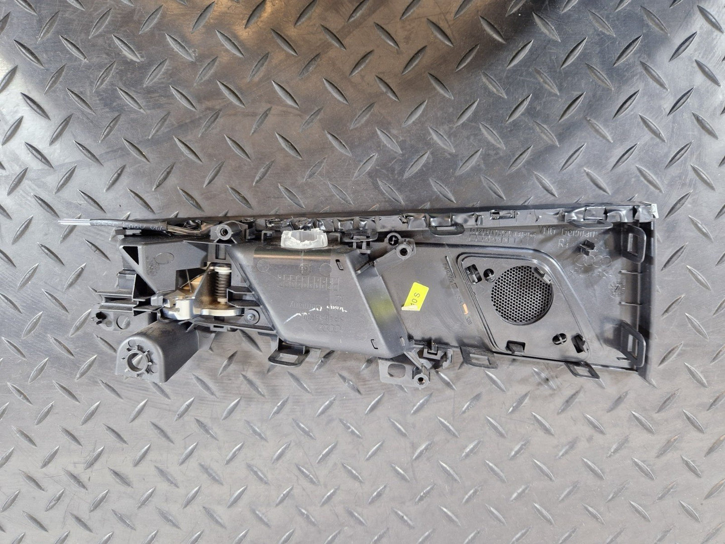 GENUINE AUDI A4 B9 RIGHT DRIVER REAR INTERIOR DOOR HANDLE 8W0959524