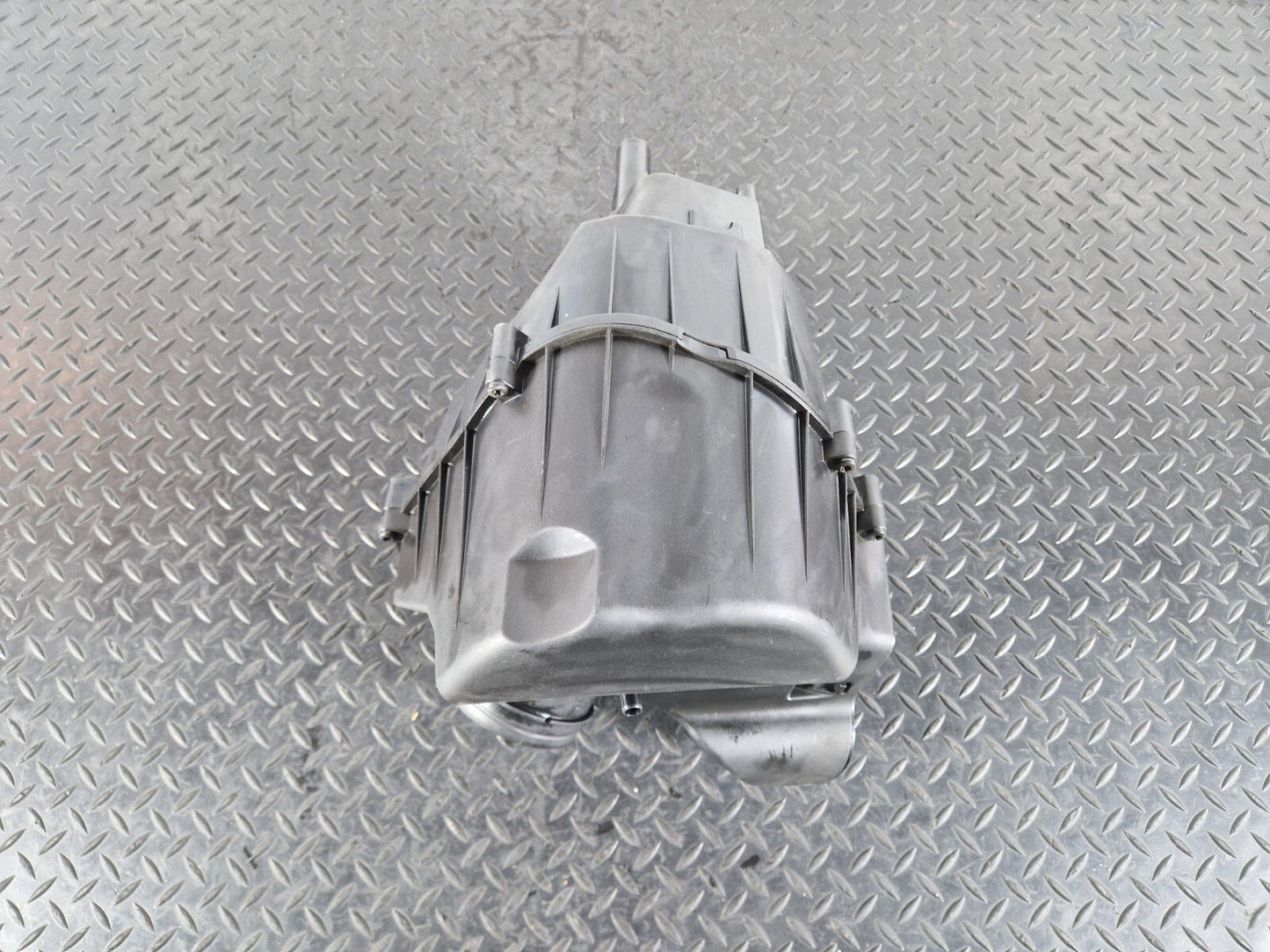 10-17 AUDI A8 4H AIR FILTER BOX HOUSING 4H0133823