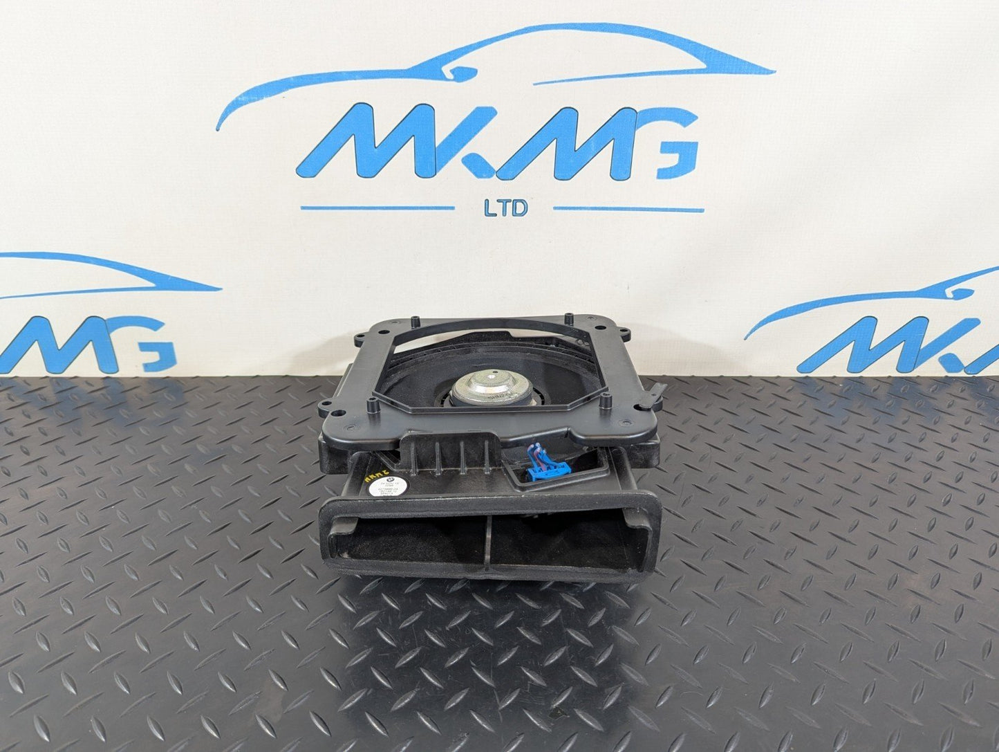 16-22 BMW X1 F48 GENUINE OEM FRONT RIGHT DRIVER SIDE SUBWOOFER SPEAKER 927599604