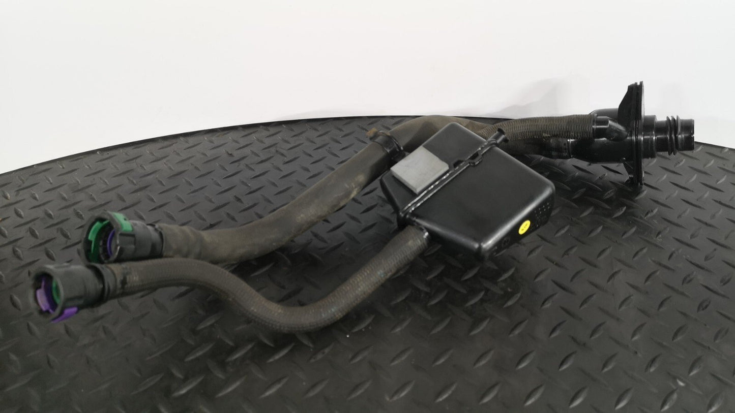 16-19 AUDI A4 B9 S-LINE GENUINE 2.0TDI ADBLUE TANK FILLING HOSES 8W0131963A