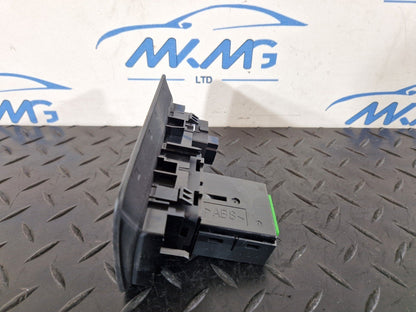 19-ON RANGE ROVER EVOQUE L551 GENUINE TAILGATE RELEASE SWITCH FK72-11654-AC