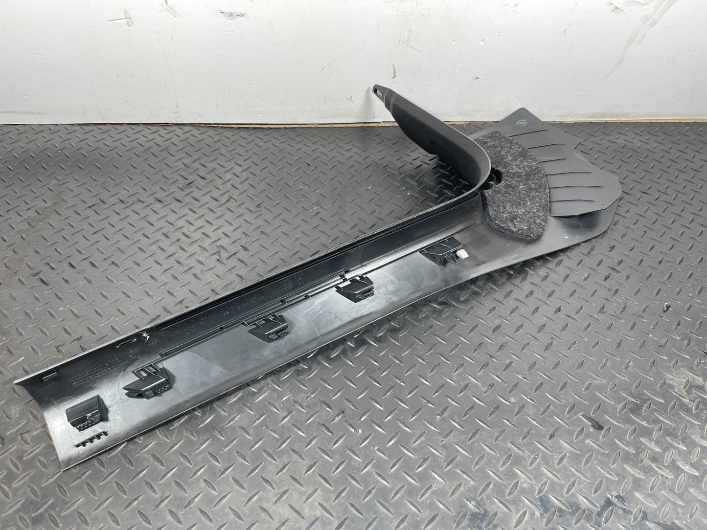 16-19 AUDI A4 B9 SALOON GENUINE FRONT RIGHT DRIVER SIDE FOOTWELL TRIM 8W2867272