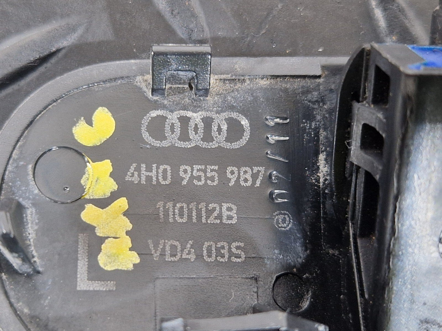10-17 AUDI A8 4H WINDSCREEN HEATED WASHER FLUID LEFT N/S NOZZLE 4H0955987