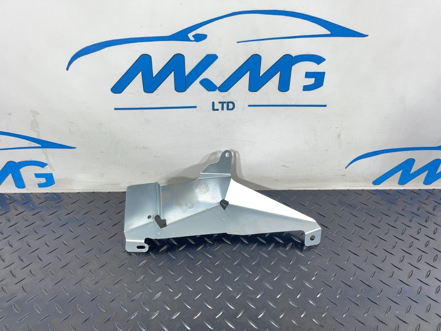 20-ON BMW 2 SERIES GRAN COUPE M-SPORT F44 Left Seat Base Support Bracket Plate