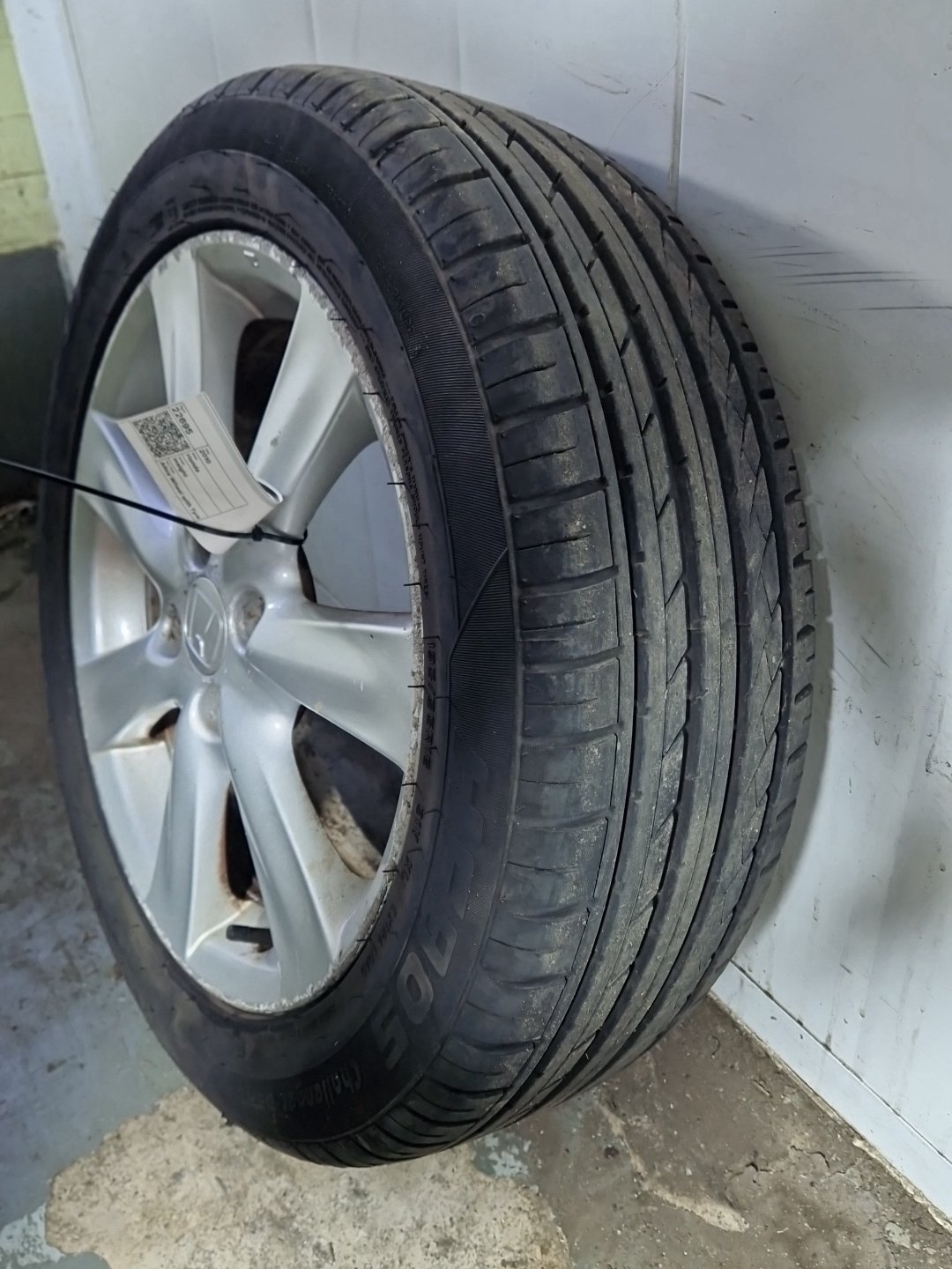 2010 Honda Insight MK2 (ZE2) 16" Alloy Wheel with Tyre 195/55/16 ~7mm