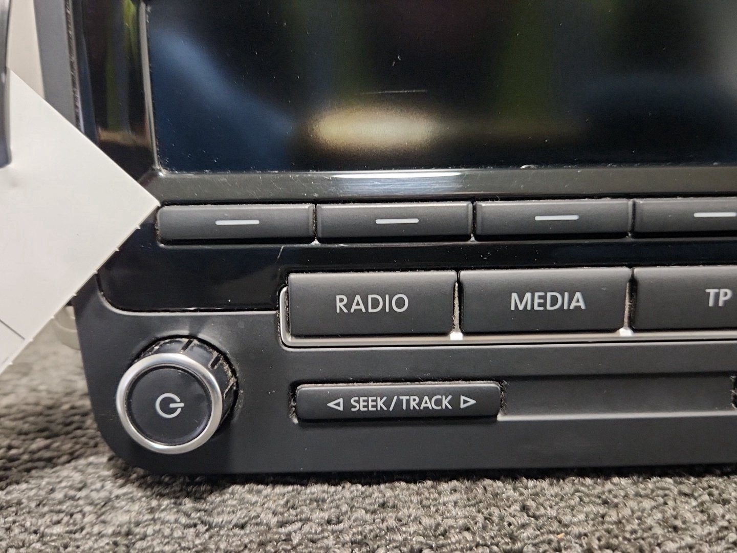 Volkswagen Polo 6R - MK5 Genuine Radio Stereo CD Player Head Unit 5M0035186J