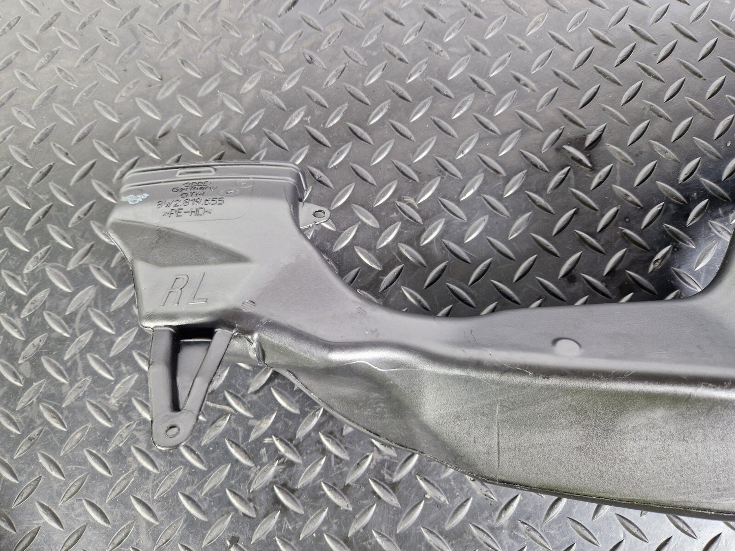12-17 AUDI Q5 S-LINE GENUINE OEM FRONT LEFT SIDE VENT AIR GUIDE 8W2819655