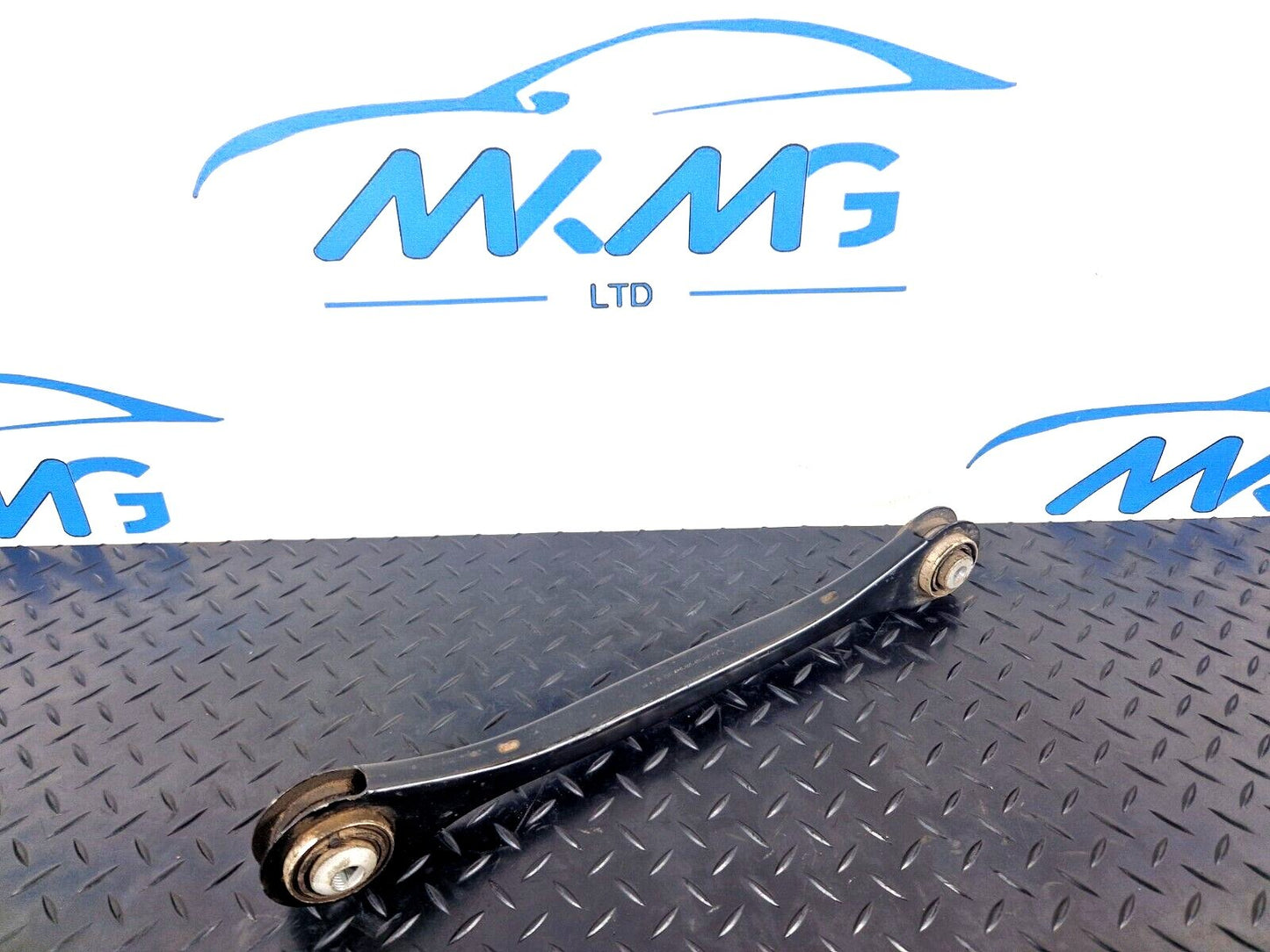 16-19 AUDI A4 B9 AVANT GENUINE REAR LEFT LOWER CONTROL ARM 4M0505291D