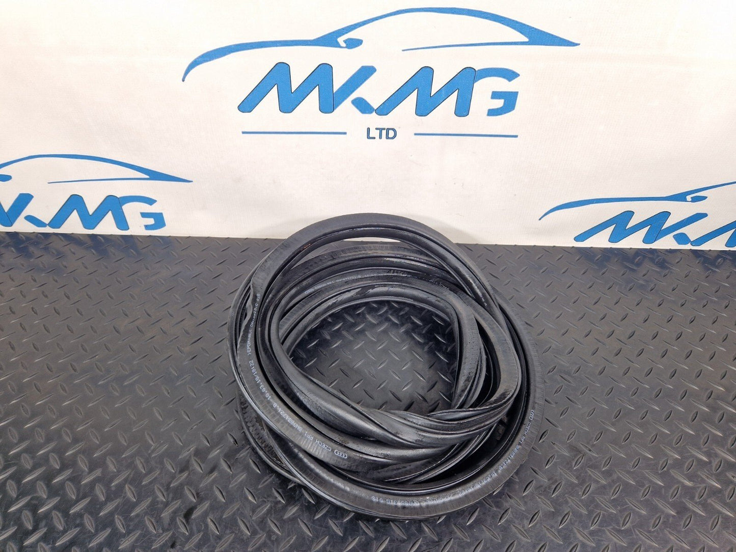 16-19 AUDI A4 B9 Rear Right or Left Door Rubber Seal 8W5833721B