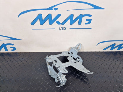 14-21 MERCEDES BENZ C300h W205 FUSE BOX RELAY HOLDER BRACKET A2055451740