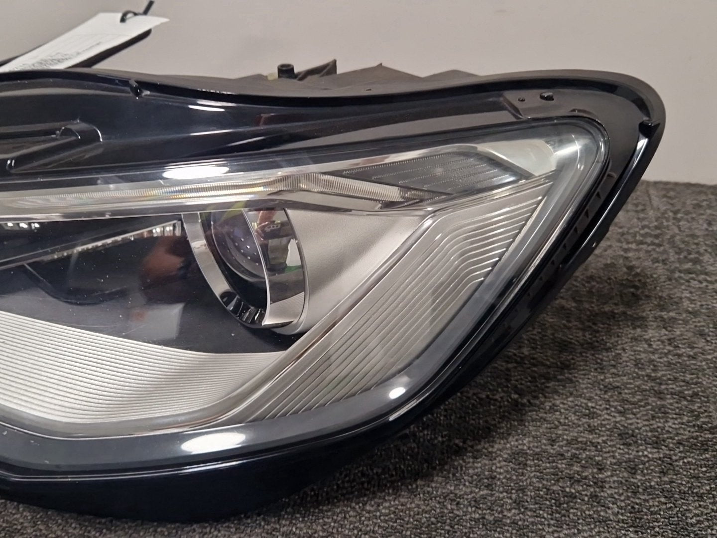 Audi A6 C7 Genuine Front Left N/S Passenger Headlight *Damaged*