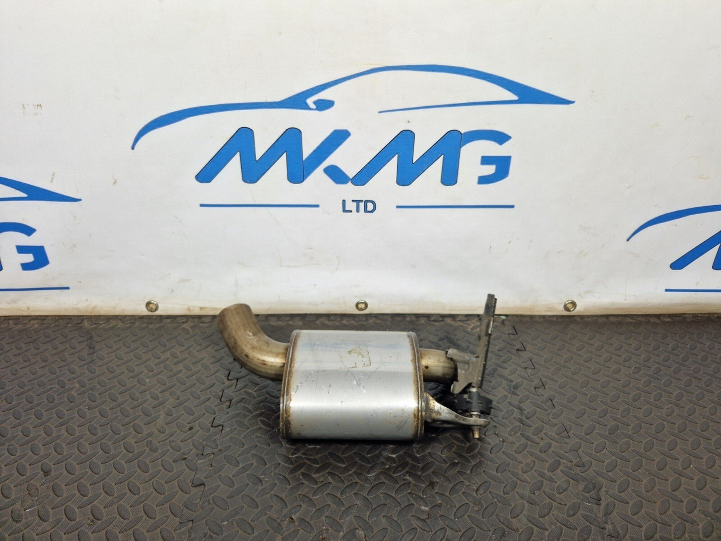 MERCEDES BENZ C CLASS W205 C220 REAR EXHAUST BOX SILENCER A2054911701